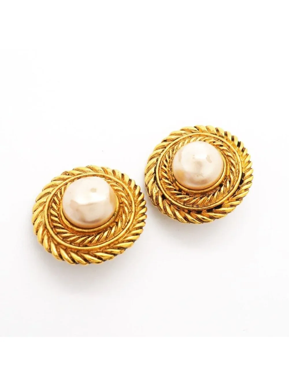 Chanel Earrings Vintage Round Circle Gold Plated Faux Pearl